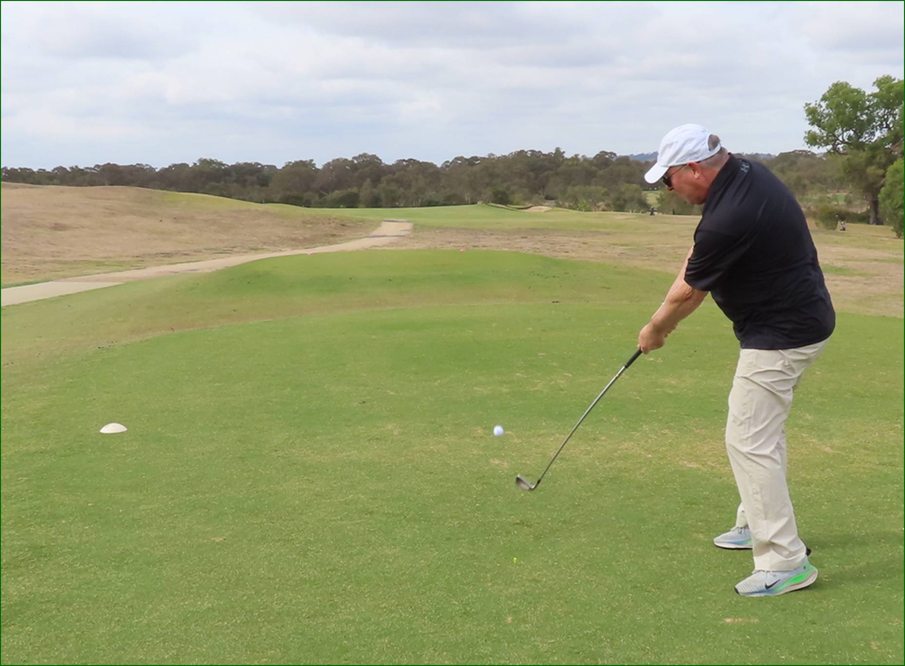 A person and person playing golf

AI-generated content may be incorrect.